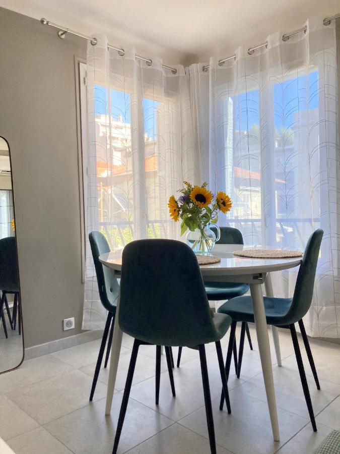 Apartment West Cosy Flat Balcony, Near Airport, Train, Beach, Public Transport, Supermarket, Comfortable And Well Equipped Nizza